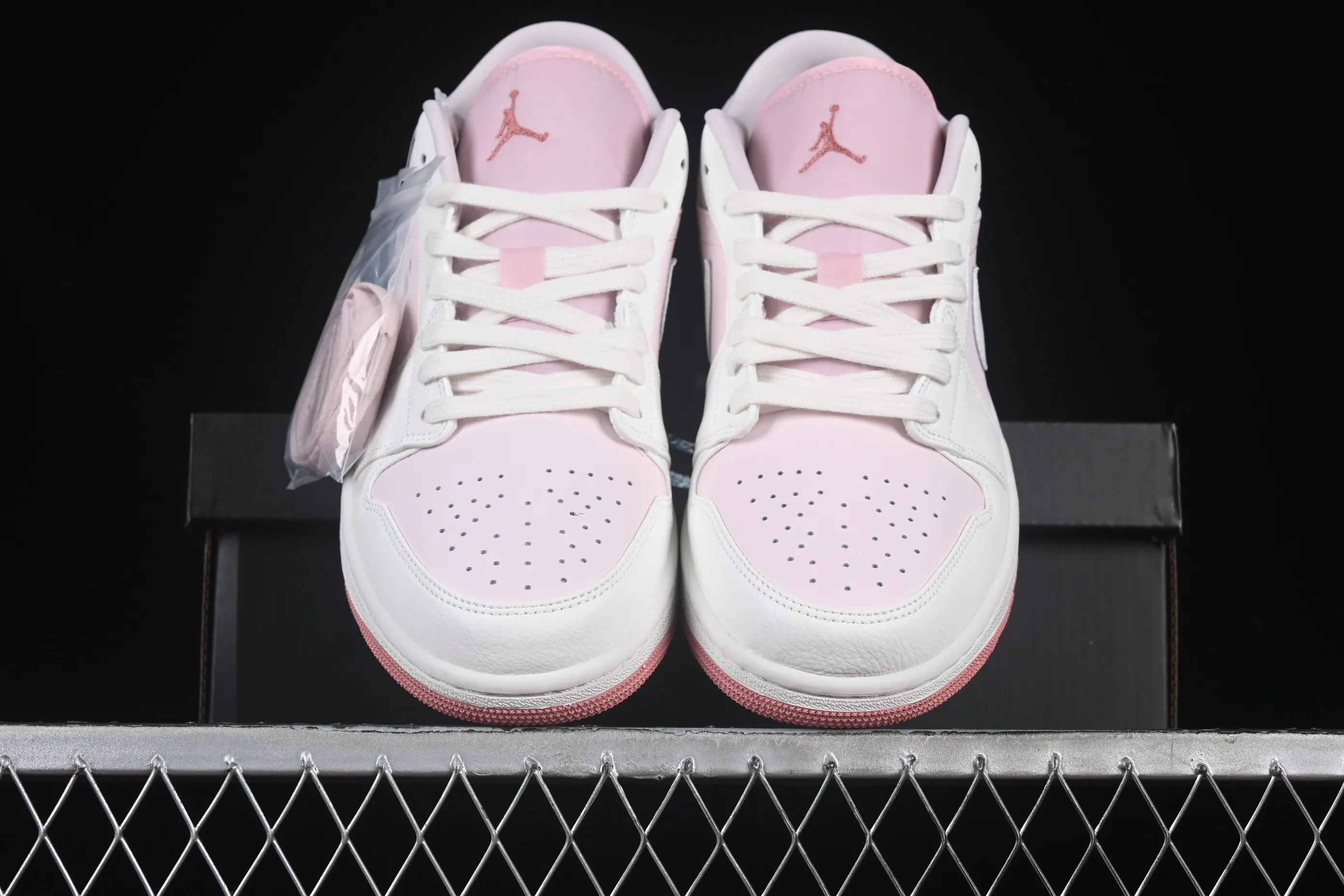 All categories Air Jordan Jordan series basketball shoes Air Jordan 1 Low Air Jordan 1 Low AJ1 Joe 1 girly pink low-top cultural casual sneakers IH0823-611